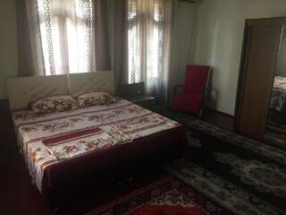 Гостевой дом Rest House Batumi Батуми Двухместный номер с 1 кроватью или 2 отдельными кроватями-11