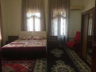 Гостевой дом Rest House Batumi Батуми Двухместный номер с 1 кроватью или 2 отдельными кроватями-15